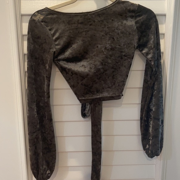NWT!! LF Olive green velvet top - Picture 3 of 4